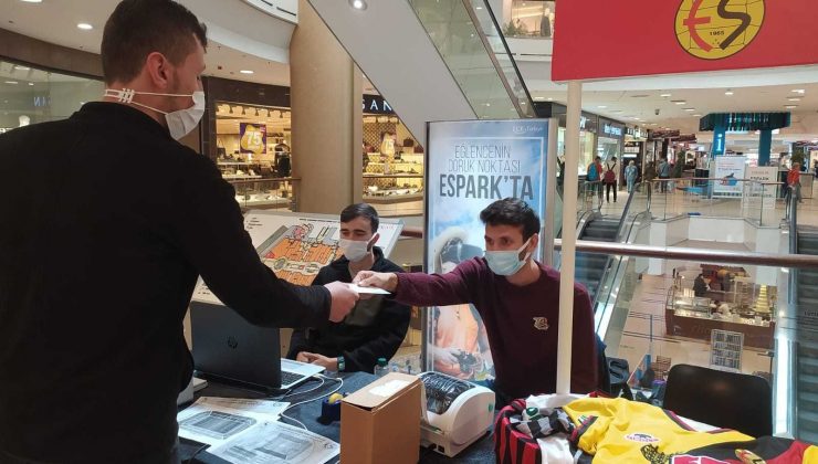 Satışa sunulan Eskişehirspor – Pazarspor maçı biletlerinde bin 500’ü satıldı