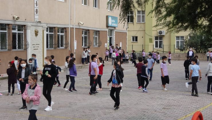 Sel bölgesinde yüz yüze eğitim başladı