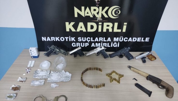 Silahla yaralama suçundan aranan 2 kişi yakalandı