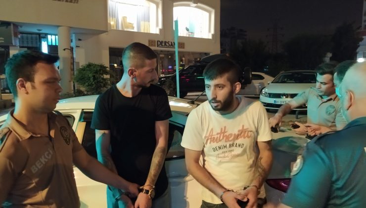 Silahlı kavgaya giden şüpheliler, otomobille kaçtıkları sırada bekçiler tarafından trafik ışıklarında yakalandı