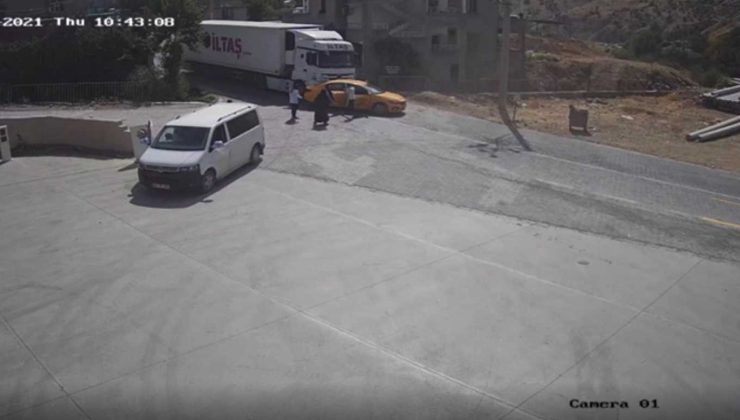 Şırnak’ta tır ve taksinin çarpışma anı kamerada