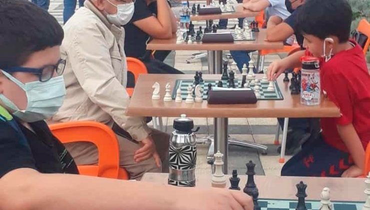‘Sokakta Satranç Var’ etkinliği geniş bir katılımla yapıldı