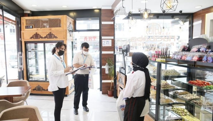 Sultangazi’de vatandaşlar ziyaret edilerek talepleri dinleniyor