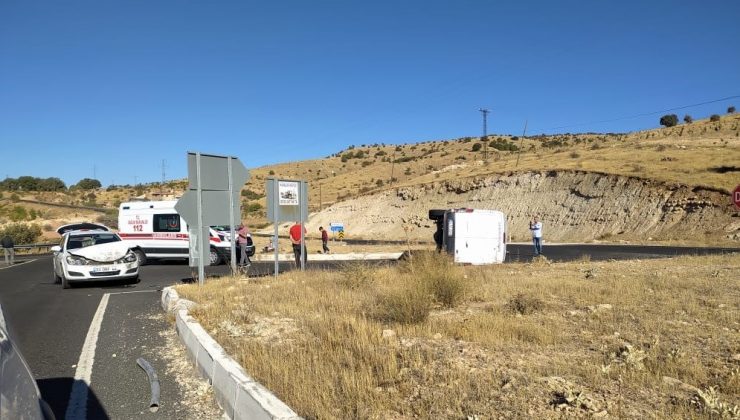 Batman’da minibüs takla attı