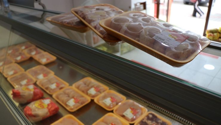 Tavuk kanadına rağbetin azalması fiyatları yarıya indirdi