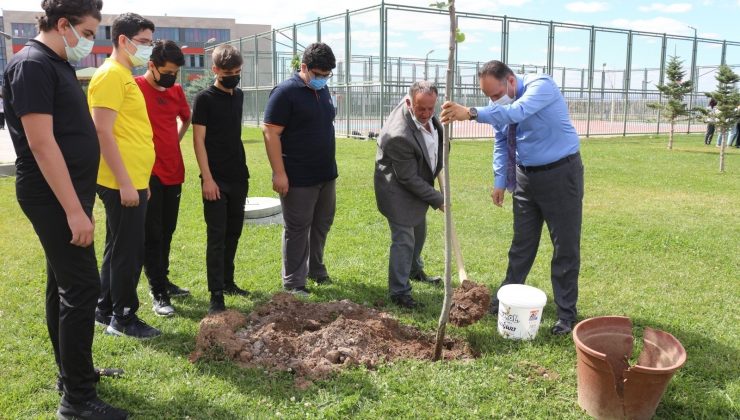 Tekden Lisesi öğrencilerinden anlamlı etkinlik