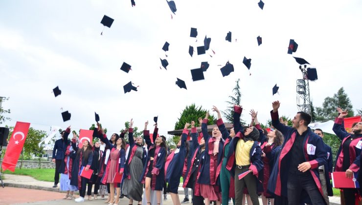 Terme MYO’da mezuniyet sevinci