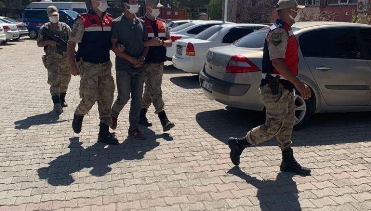 Terör örgütü propagandası yapan 1 kişi gözaltına alındı.