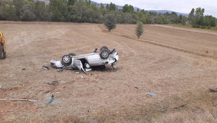 Tokat’ta iki otomobil çarpıştı