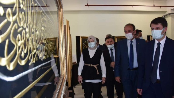 Tomarza’da Kâinatın Kalbi Kâbe-i Muazzama sergisi açıldı