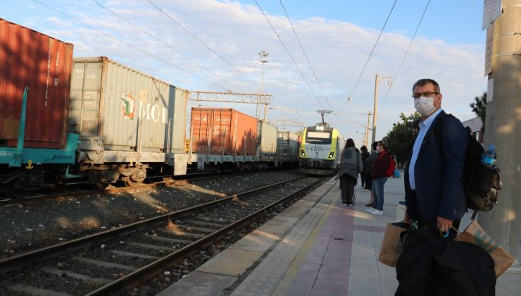 Trenlerde aşı kartı ve PCR testi zorunluluğu başladı