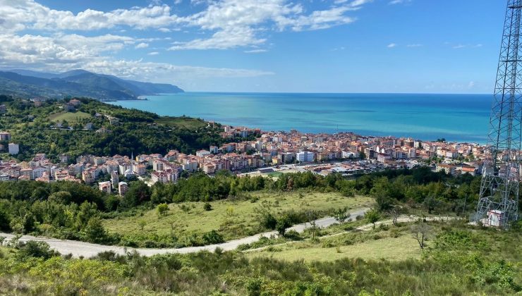 Türkeli’de selin ardından haftalar sonra deniz ’masmavi’ oldu