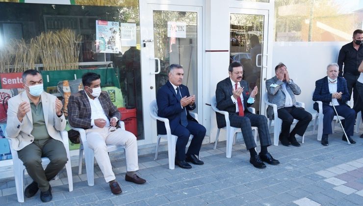 Türkiye Odalar ve Borsalar Birliği (TOBB) Başkanı Rifat Hisarcıklıoğlu, Yerköy İlçesini ziyaret etti