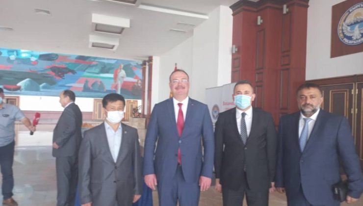Türkiye’den Kırgızistan’a 150 bin doz Sinovac aşısı ulaştı