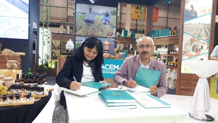 TÜYAP’ta Kazdağlar’ının şifalı bitkileri kitabına imza günü