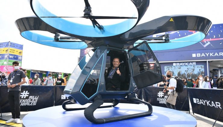 Tuzla Belediye Başkanı Şadi Yazıcı TEKNOFEST’i ziyaret etti