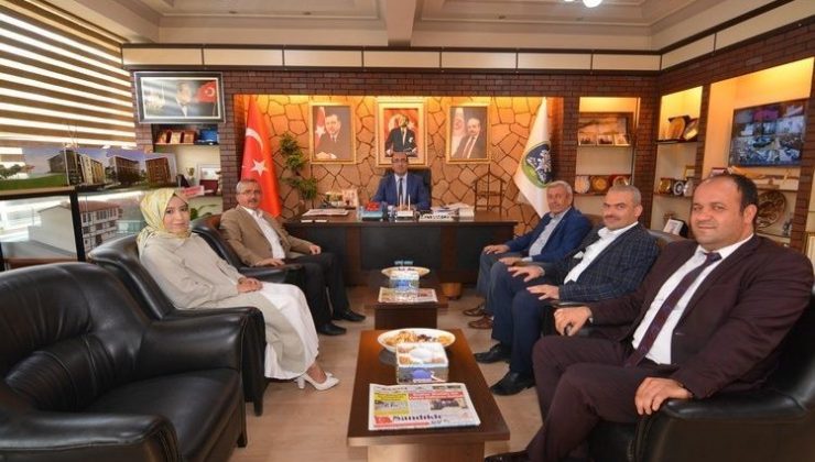 Uçar, Başkan Çöl’ü başarılı projelerinden dolayı tebrik etti