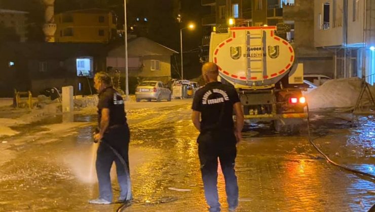 Uludere caddelerinde hummalı çalışma