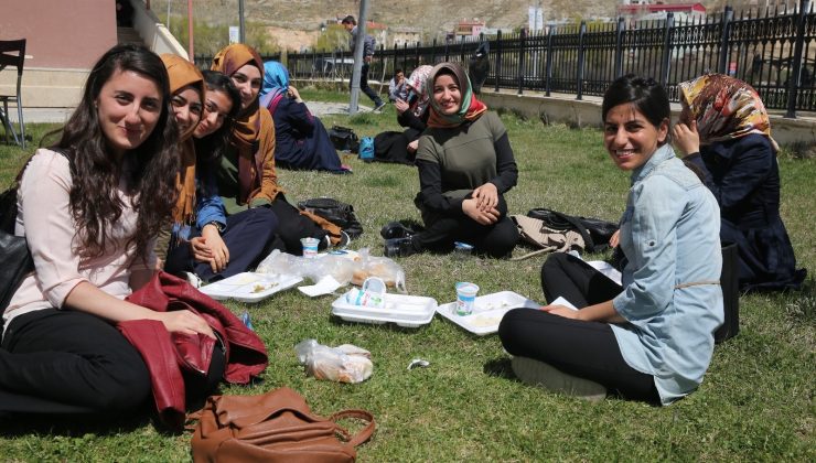 Üniversite öğrencilerinin barınma sorununa Valilikten geçici çözüm açıklaması