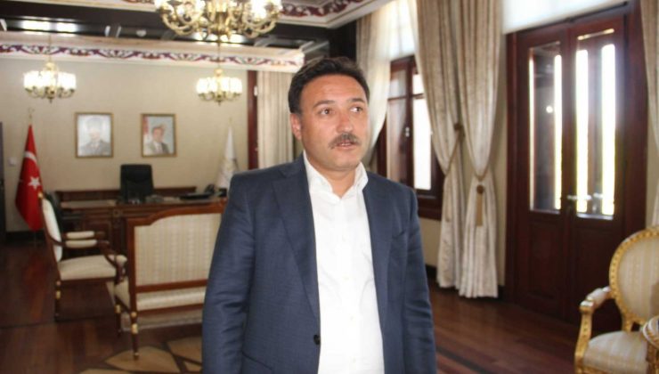 Üretiminde adeta destan yazan kadınların hedefini Vali Çiçek yükseltti