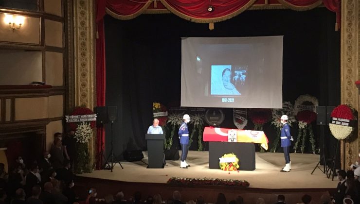 Usta tiyatrocu Ferhan Şensoy son yolculuğuna uğurlandı