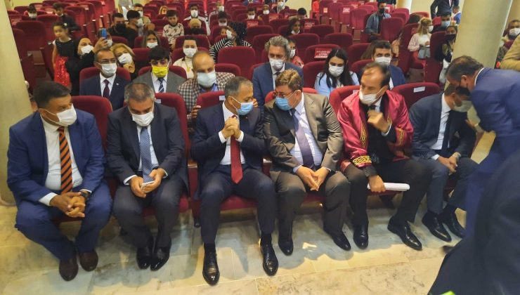 Vali Ali Yerlikaya Şişli’de resmi nikahını yapmamış 13 çiftin nikah törenine katıldı
