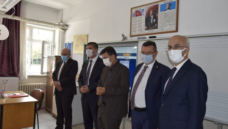 Vali Arslantaş öğrencilere başarılar diledi