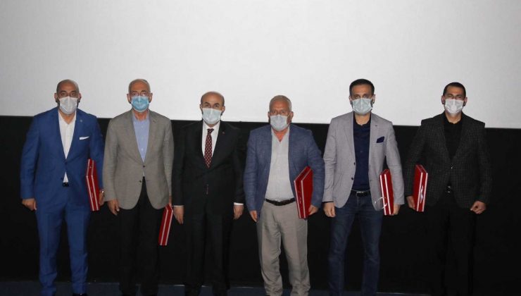 Vali Demirtaş, ’Akif’ filmini öğrencilerle izledi