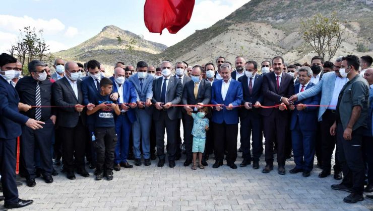 Vali Münir Karaloğlu, Üçocak beldesinde toplu açılış törenine katıldı