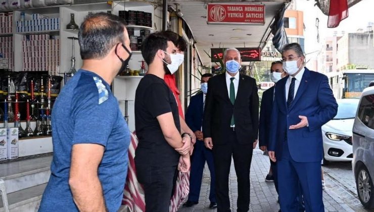 Vali Yılmaz esnafı ziyaret edip “Aşıları olduk mu” diye sordu