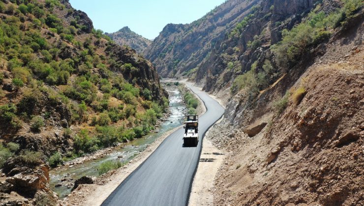 Van Büyükşehir, Çatak’ta 37 yerleşim yerinin 50 yıllık yol sorununu çözdü