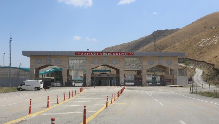 Van Kapıköy Gümrük Kapısı uzun zamandan sonra İran geçişine açıldı
