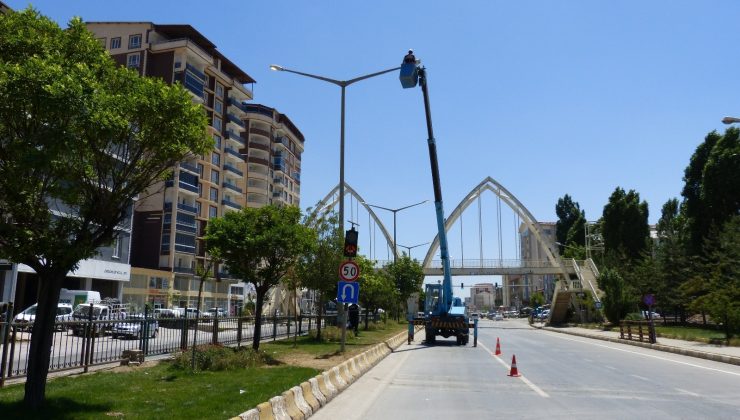 VEDAŞ Muş’ta elektrik şebekelerini yeniliyor