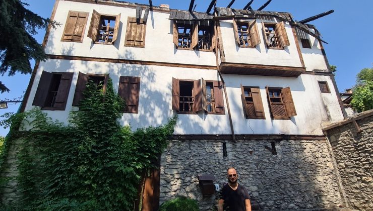 Yangında ağır hasar alan 200 yıllık konak yeniden eski haline dönmeyi bekliyor