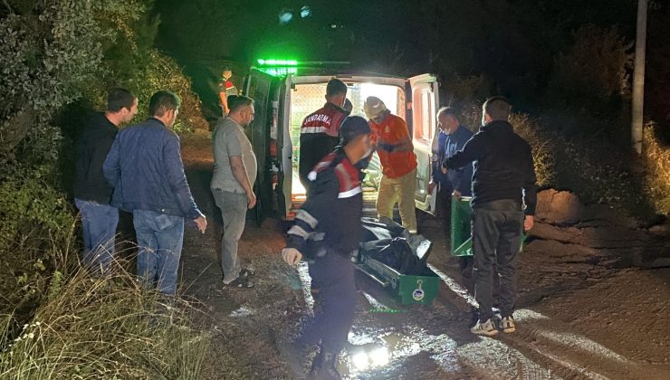 Yangında ölen aynı aileden 4 kişinin cenazeleri yanan evden çıkartıldı