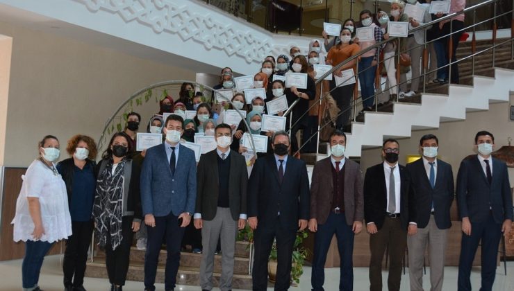 Yeni doğan canlandırma eğitimi alanlar sertifikalarını aldı