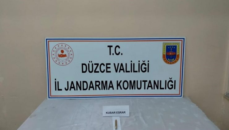 Yol uygulamasında durdurulan araçlardan uyuşturucu çıktı