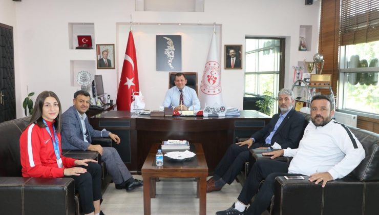 Zehra Kaygısız Ali İhsan Kabakcı’yı ziyaret etti