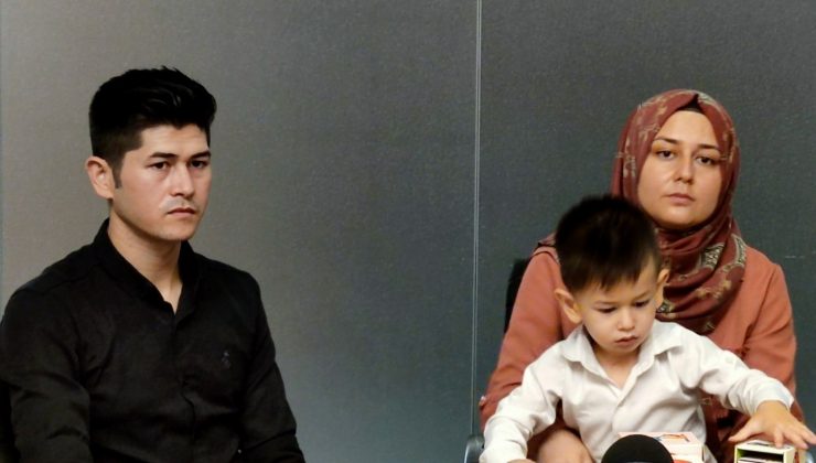2 yaşındaki Afganlı çocuğa biyonik kulak takıldı