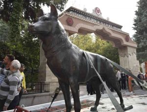 44 yıldır kayıp olan bozkurt heykeli müze müdürlüğü tarafından teslim alındı