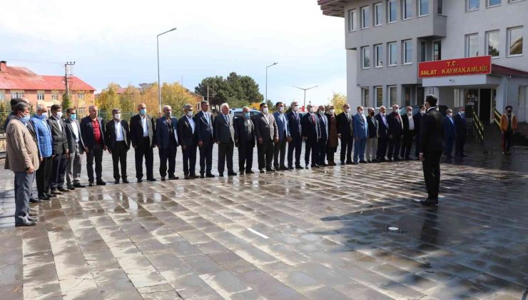 Ahlat’ta 19 Ekim Muhtarlar Günü kutlandı