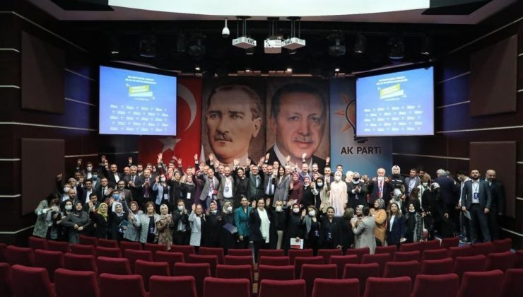 AK Partili başkanlar ’Teşkilat Akademisi, Liderlik Okulu’ eğitim programına katıldı
