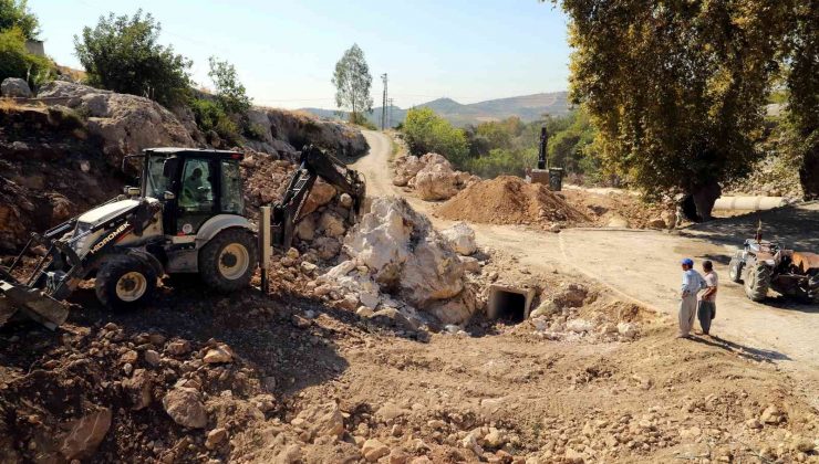 Akdeniz Belediyesi, Esenli Mahallesinde meydan çalışmasına başladı