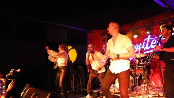 AKUT’a destek için sahne aldılar