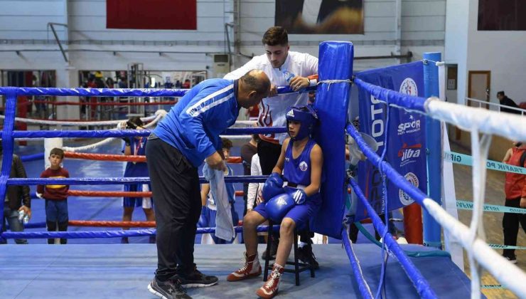 Altındağlı boksörler madalya avcısı