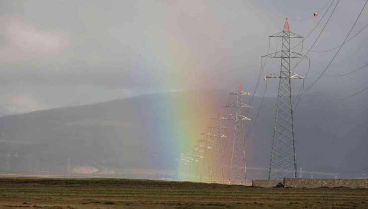 Ardahan’da yağmur sonrası oluşan gökkuşağı hayran bıraktı
