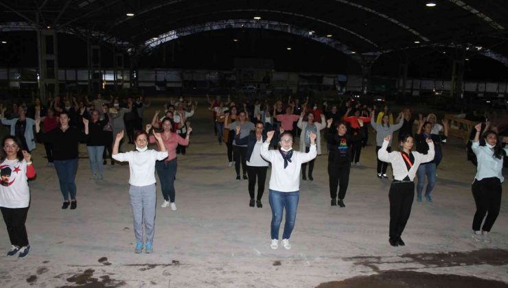 Aydın’da 98 kadın, Cumhuriyeti zeybek oynayarak kutlayacak