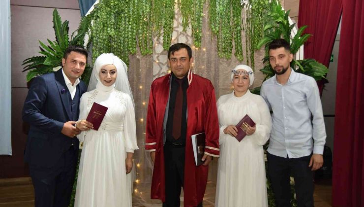 Aynı gün evlenen iki arkadaş birbirlerinin şahidi oldu