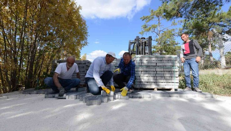 Bahabey çamlığındaki mesire alanına kilit taşı döşeniyor