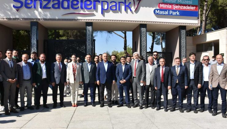 Bakan Çavuşoğlu Şehzadelerpark’ı ziyaret etti